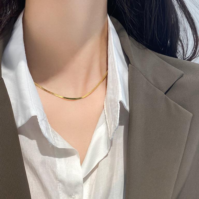 AWT-179 Thin Snake Chain – Elegant Stainless Steel Necklace, Stylish Jewellery Accessory for Women